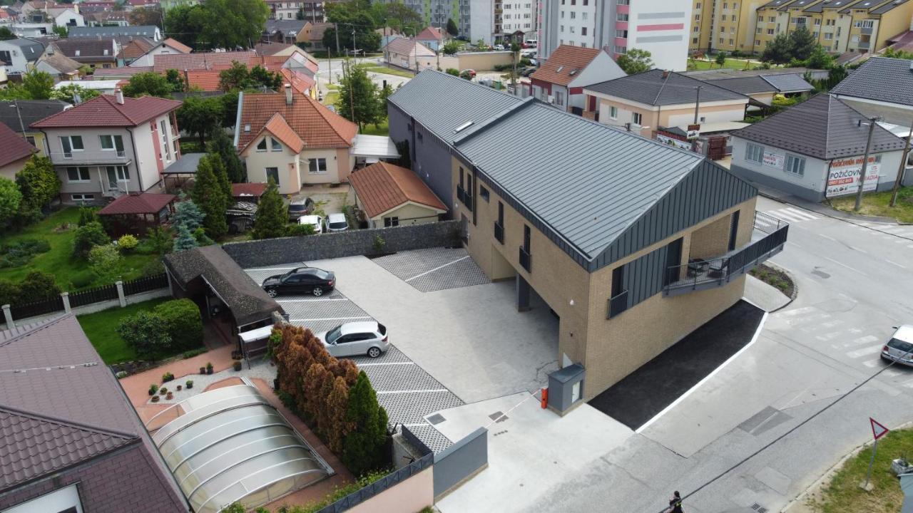 Project Ik Luxury Apartments Sered' ภายนอก รูปภาพ